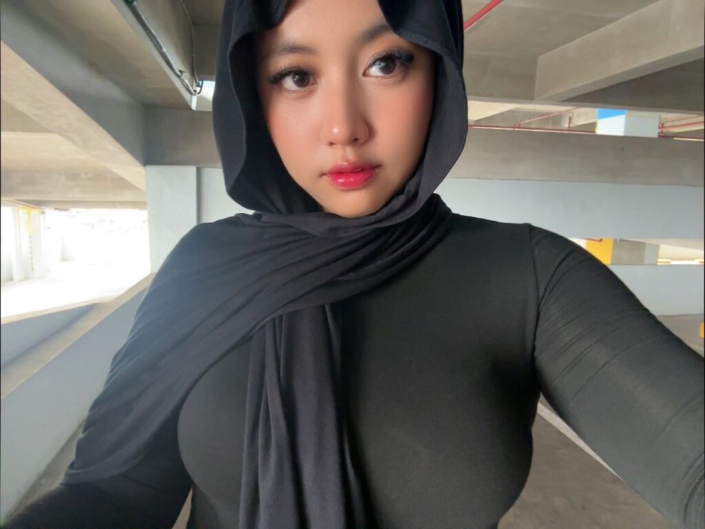 Ngentot Dengan Mahasiswi Di Toilet