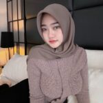 Gadis Perawan Berhijab Montok