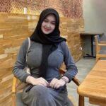 Gadis Perawan Berhijab
