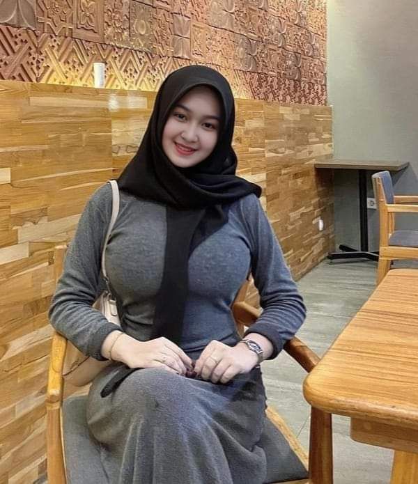 Gadis Perawan Berhijab