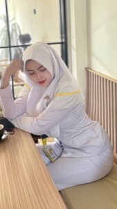 Ku Entot Bidan Cantik yang Masih Perawan