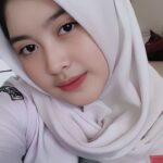Nikmatnya Memek Ayu Siswi Berjilbab