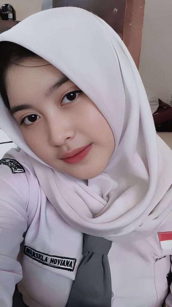 Nikmatnya Memek Ayu Siswi Berjilbab